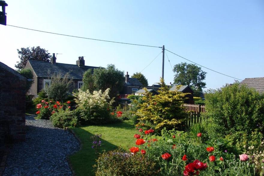 Poppy Cottage, Cosy 19th Centry traditional cottage, 5 miles from Bassenthwaite