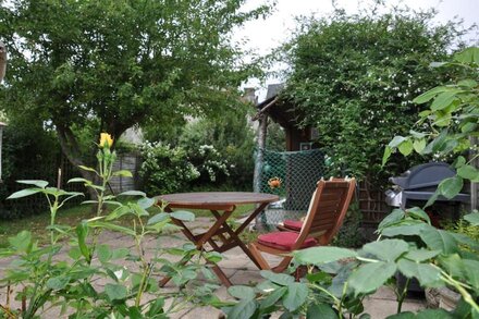 Pet friendly, self-contained cottage annexe with garden. Light and spacious.