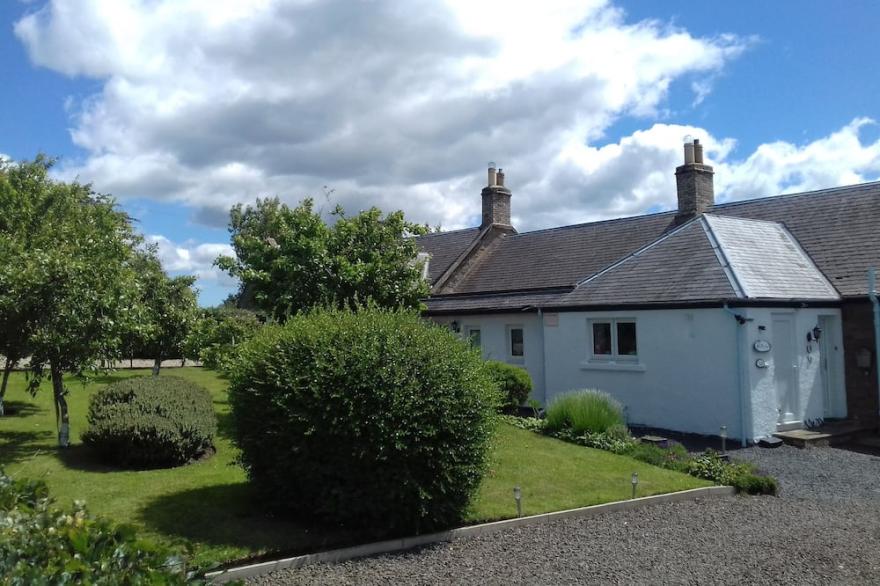 Babingtons Cottage Is 2.5 Miles From Coldstream In The Scottish Borders