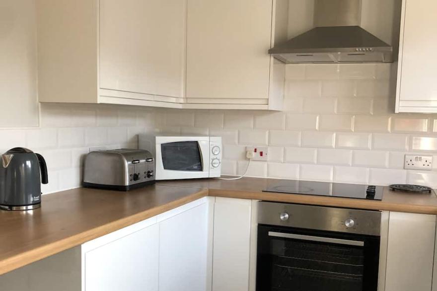 Spacious modern 2 bedroom house in quiet area
