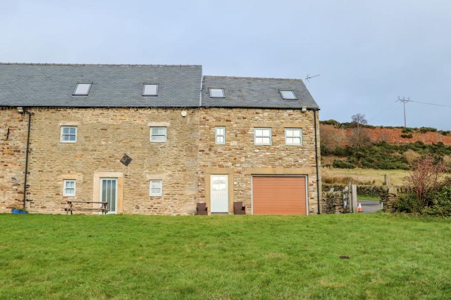 AUCKLAND COTTAGE, Pet Friendly, With Pool In Wolsingham