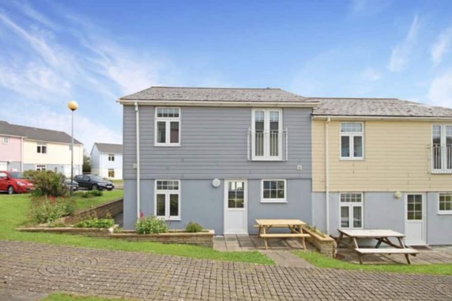 ATLANTIC REACH  RESORT - 4 BED/3BATHROOM -- Swimming, Gym WIFI  Bar /Restaurant
