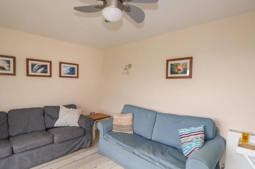 MERLIN'S RETREAT, pet friendly, with a garden in Tintagel