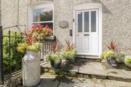 HILLSIDE, pet friendly, with open fire in Broughton-In-Furness