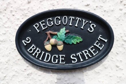 PEGGOTTY'S, family friendly, character holiday cottage in Saxmundham