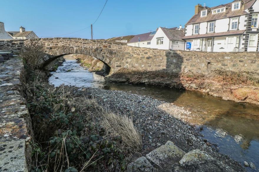 TAN BRYN 2, Pet Friendly, Country Holiday Cottage In Aberdaron