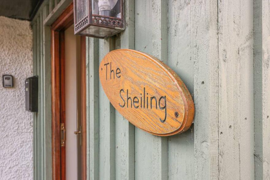 THE SHEILING, Pet Friendly, With Open Fire In Callander