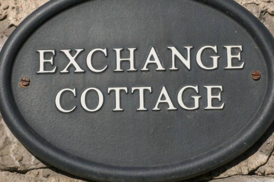 EXCHANGE COTTAGE, Family Friendly In Tideswell
