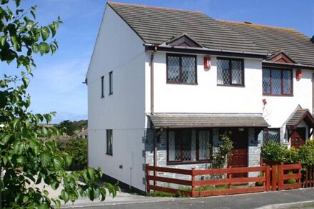 Puffins, Padstow - Three Bedroom House, Sleeps 5