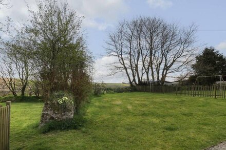 BLACKADON FARM COTTAGE, pet friendly, with open fire in Bodmin Moor