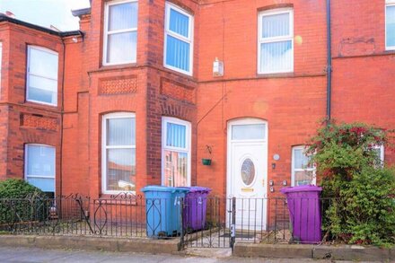 Charming 4-Bed, Pet Friendly House in Liverpool