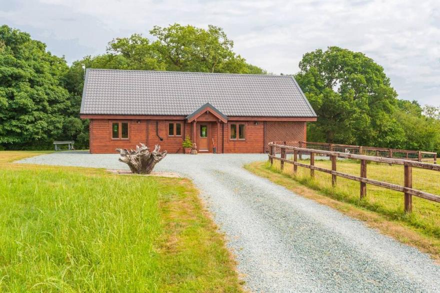 HAMPTON LODGE, Family Friendly, Luxury Holiday Cottage In Ellesmere