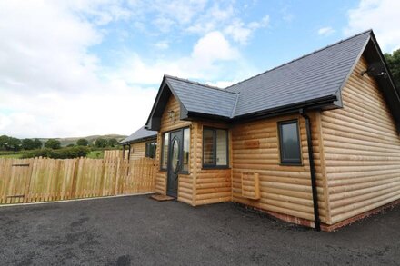 CABAN NANT DDU, family friendly, luxury holiday cottage in Rhayader