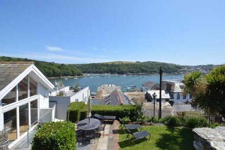 Yardarm Cottage - Three Bedroom House, Sleeps 6