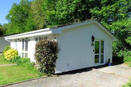 NO. 1 THE HEATHERS, pet friendly, country holiday cottage in Liskeard