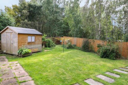 79 CORROUR ROAD, family friendly, with a garden in Aviemore