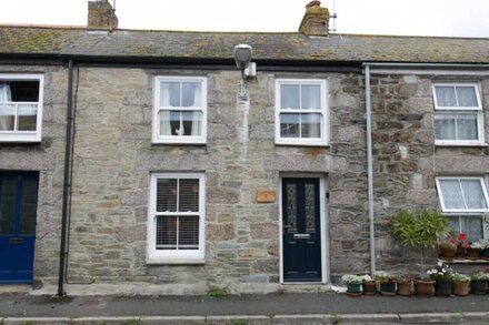 Sea Salt Cottage - Two Bedroom House, Sleeps 4