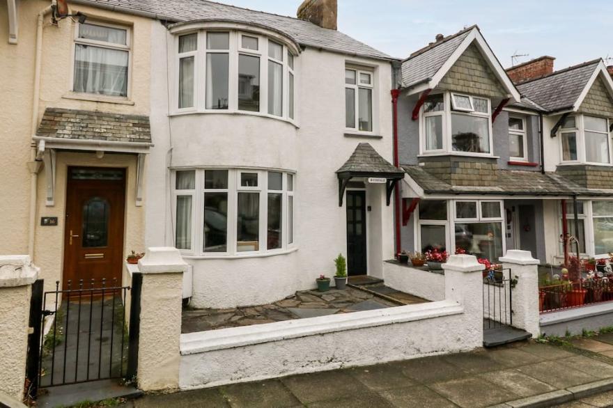 AVONDALE, Family Friendly, With A Garden In Borth-Y-Gest