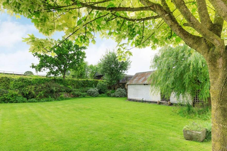 THE FURROW, pet friendly, country holiday cottage in Tedburn St Mary