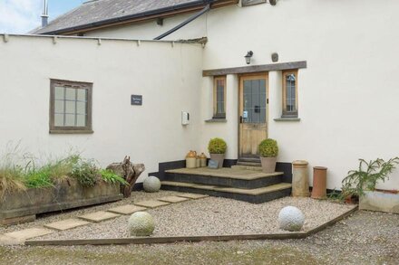 THE FURROW, pet friendly, country holiday cottage in Tedburn St Mary