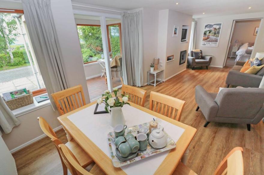 Eildon Melrose Holiday Cottages & Log Cabins -Langrig - gorgeous barn conversion, 2 mins from Melros