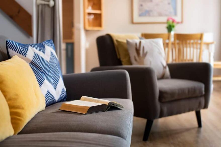 Eildon Melrose Holiday Cottages & Log Cabins -Langrig - gorgeous barn conversion, 2 mins from Melros