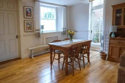 EAST WING, pet friendly, character holiday cottage in Crewkerne