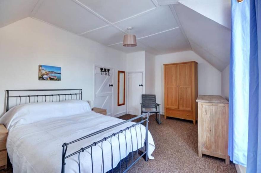 Toby Cottage - Two Bedroom House, Sleeps 4