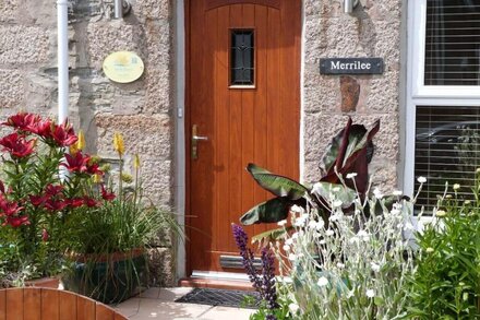 Merrilee - Two Bedroom House, Sleeps 4