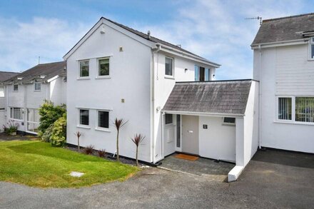 4 Ynys Fawr - Three Bedroom House, Sleeps 6