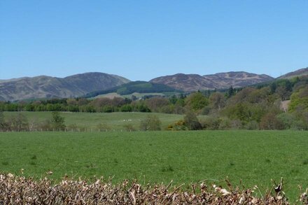 TULCHAN LODGE, pet friendly, with open fire in Crieff