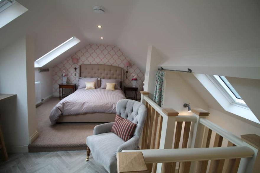 Independent guest suite, with en suite shower, kitchenette - STEAM CLEANED