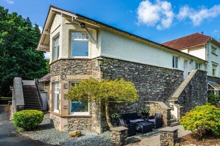 SKYFALL, pet friendly, with a garden in Bowness-On-Windermere