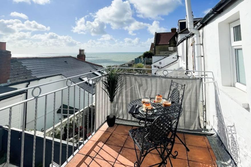 The Botanist Rest-Ventnor IOW-2 Bedroom/sea views/beach/walking