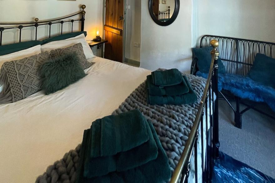 The Botanist Rest-Ventnor IOW-2 Bedroom/sea views/beach/walking