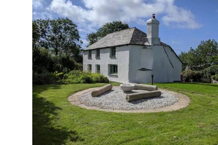 Country Cottage with Hot tub