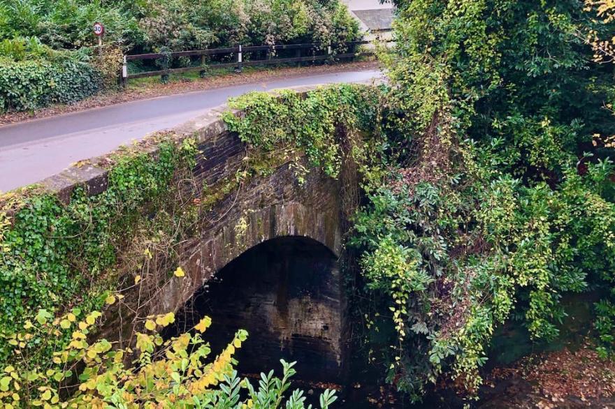 Beautiful riverside Grade II listed cottage in South Devon