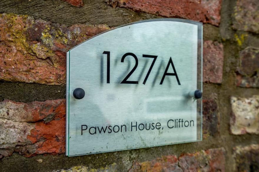 Pawson House -  a family break that sleeps 4 guests  in 2 bedrooms