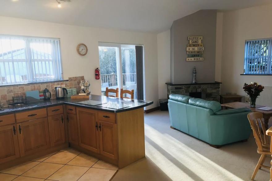 Coth Sol. 3-bedroom bungalow. Praa Sands, Cornwall. Just minutes from the beach!