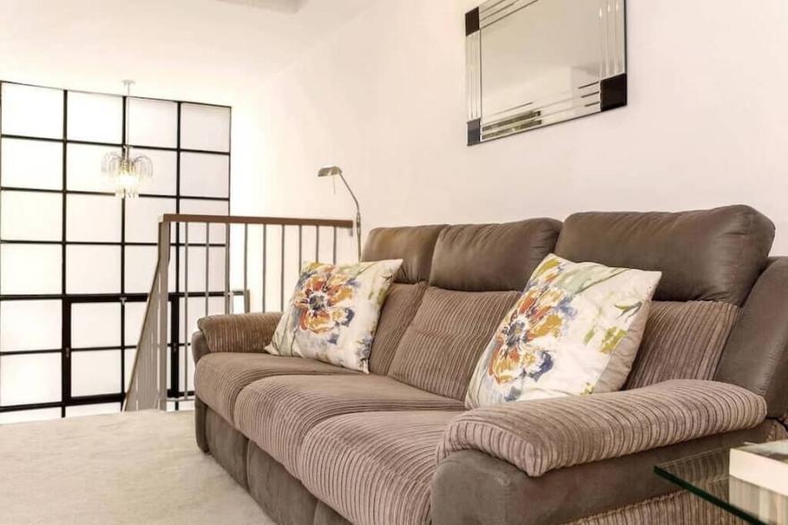 Modern 1-Bed Flat Near St Paul’s Cathedral