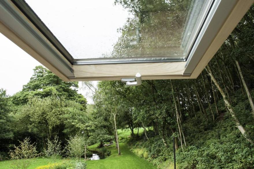 Woodland Cottage at Brook House: A wheelchair accessible rural retreat