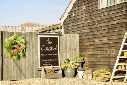 The Cowshed and The Cabin (Slps 4)