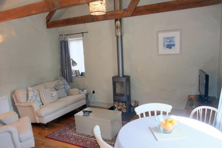Beautiful, spacious one-bedroomed cottage close to Cornwall's Atlantic Coast