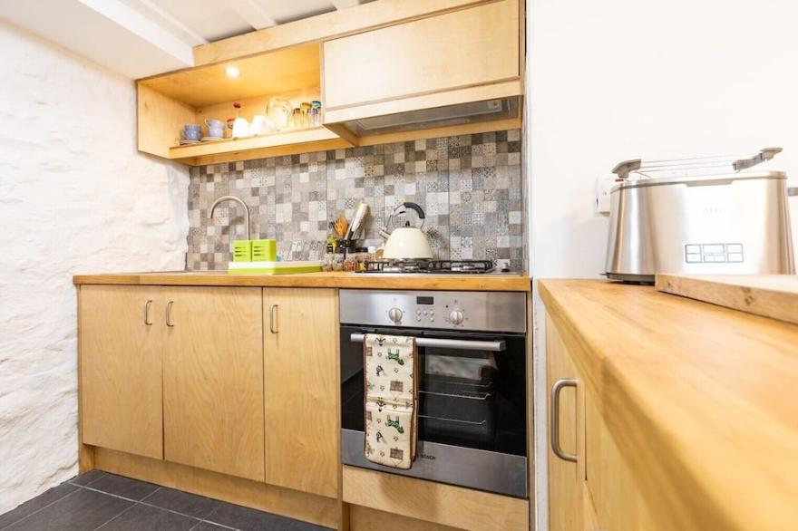 A cosy country escape for two in the heart of Pembrokeshire