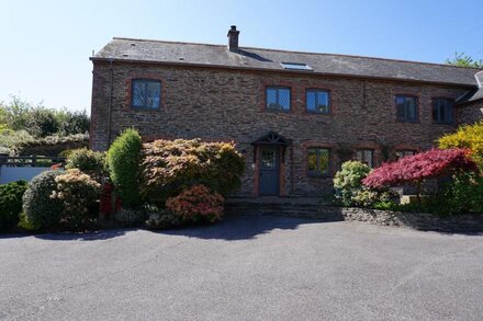 Dog friendly 2 bed barn - walking distance to Slapton Sands Beach & Slapton Ley