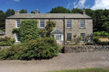 Farmhouse Holiday Cottage, Trowan, Crieff