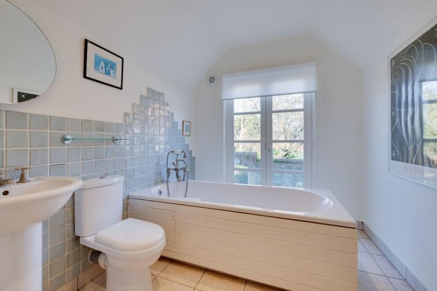 Gabriels Place - One Bedroom House, Sleeps 3