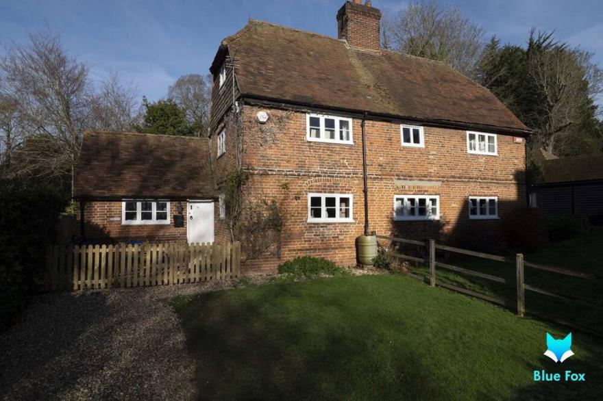 Bere Cottage- secluded cottage near Canterbury