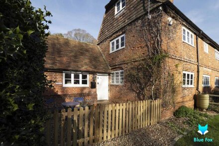 Bere Cottage- secluded cottage near Canterbury