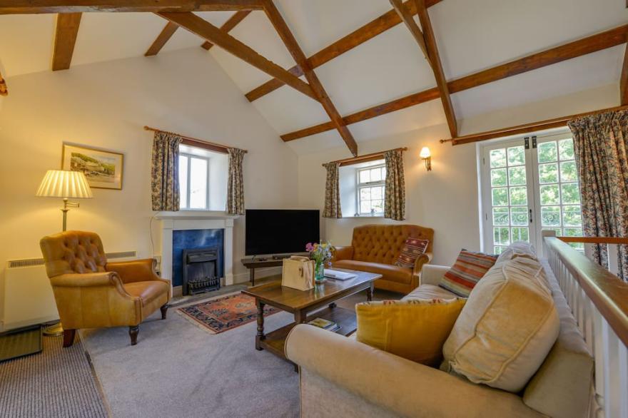 MILL BARN, PORT ISAAC, pet friendly, with a garden in Port Isaac